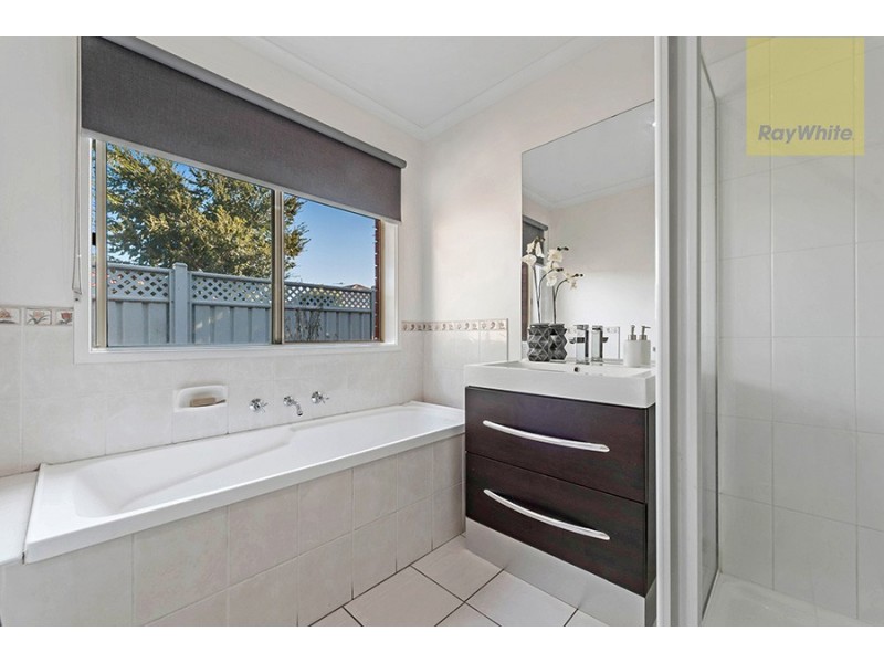 52 Woodlea Crescent, Craigieburn VIC 3064