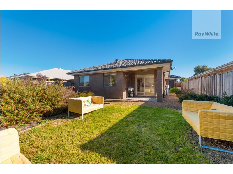 27 Belleview Crescent, Beveridge VIC 3753