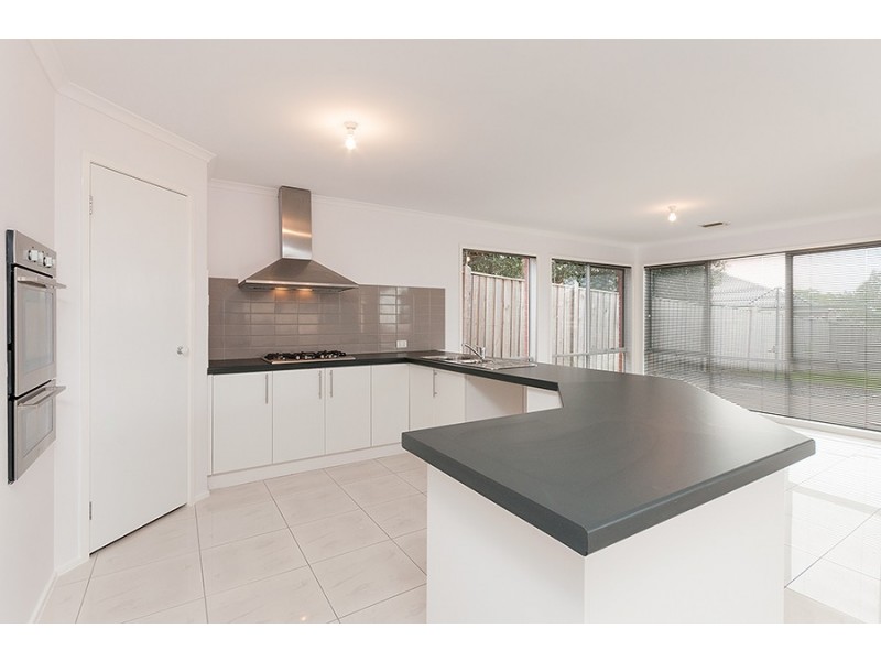 27 Grange Rise, Craigieburn VIC 3064