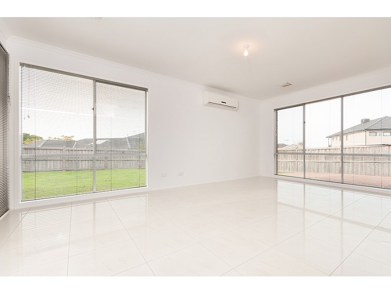 27 Grange Rise, Craigieburn VIC 3064