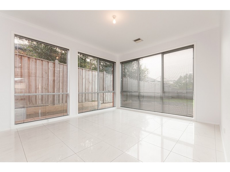 27 Grange Rise, Craigieburn VIC 3064