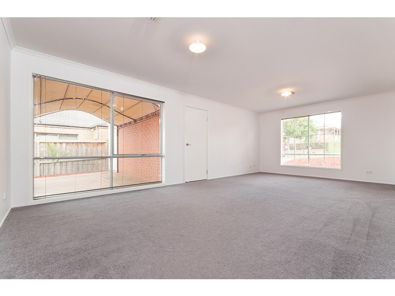 27 Grange Rise, Craigieburn VIC 3064