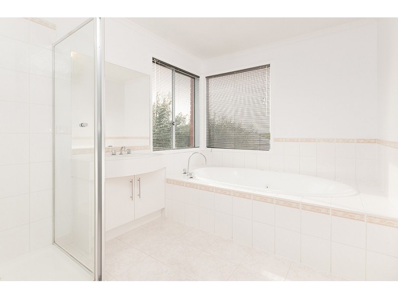 27 Grange Rise, Craigieburn VIC 3064