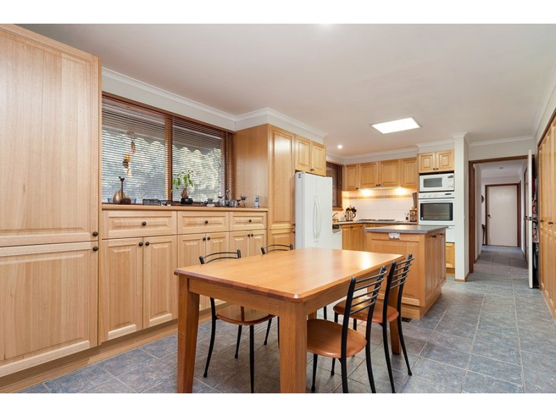 4 Penryn Place, Craigieburn VIC 3064
