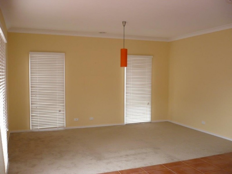 6 Roanoke Green, Craigieburn VIC 3064