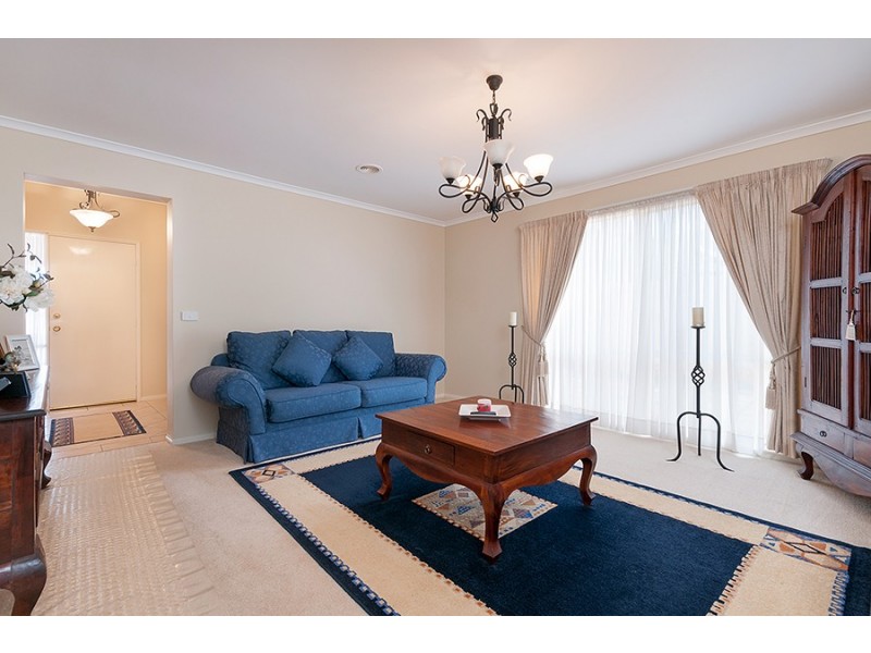 34 Rhine Drive, Roxburgh Park VIC 3064