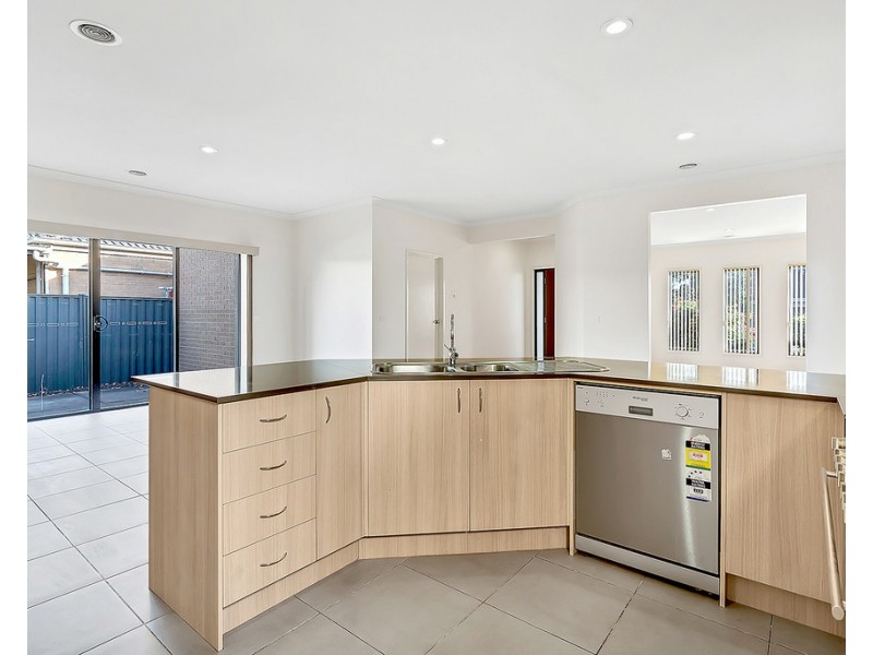 6 Corringa Way, Craigieburn VIC 3064