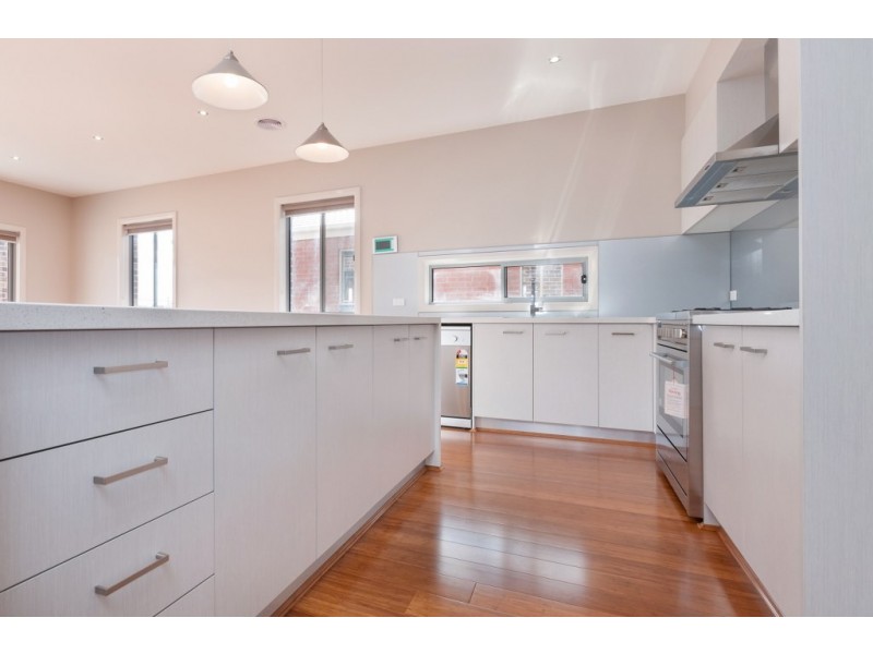 62 Evergreen Crescent, Craigieburn VIC 3064