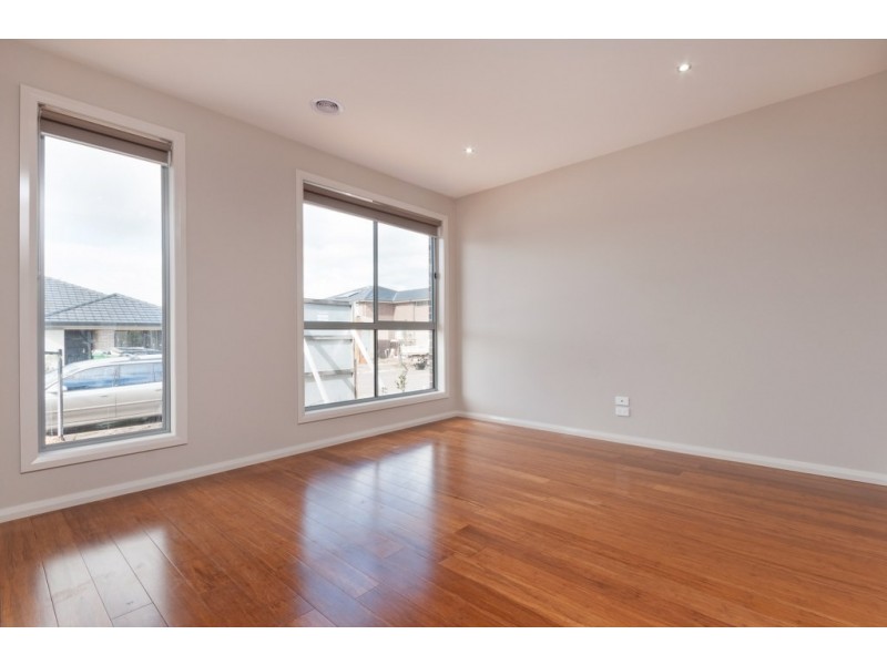 62 Evergreen Crescent, Craigieburn VIC 3064