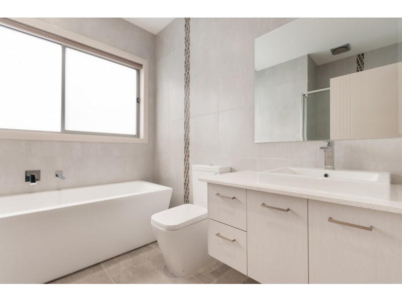 62 Evergreen Crescent, Craigieburn VIC 3064