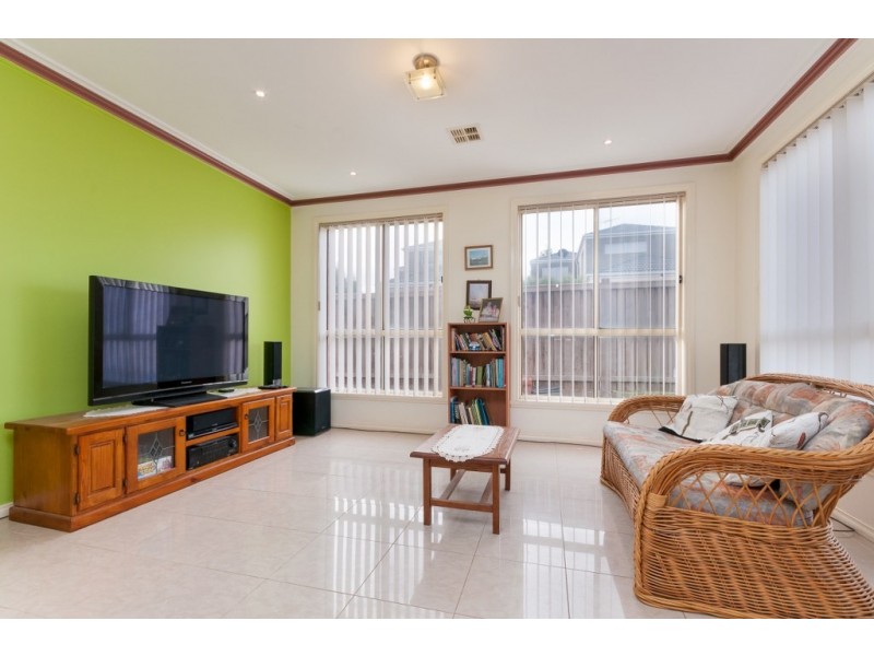 10 Osprey Place, Craigieburn VIC 3064