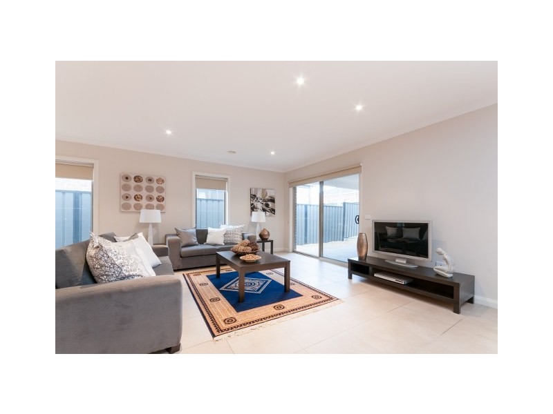 60 Bridgehaven Drive, Craigieburn VIC 3064