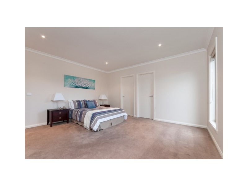 60 Bridgehaven Drive, Craigieburn VIC 3064