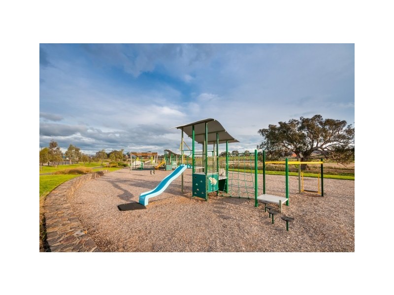 60 Bridgehaven Drive, Craigieburn VIC 3064