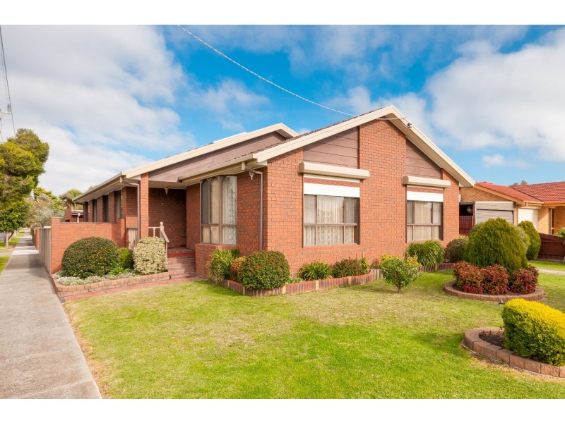 8 Kingswood Drive, Craigieburn VIC 3064
