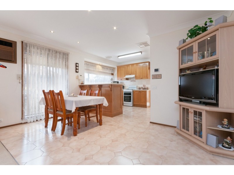 8 Kingswood Drive, Craigieburn VIC 3064