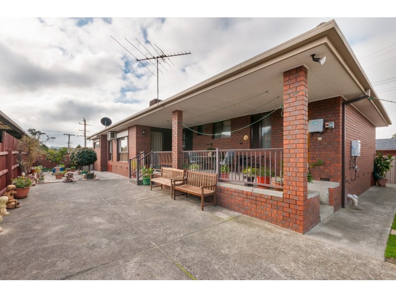 8 Kingswood Drive, Craigieburn VIC 3064