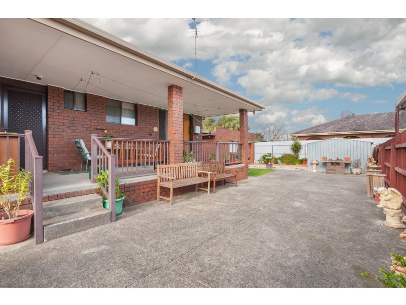 8 Kingswood Drive, Craigieburn VIC 3064