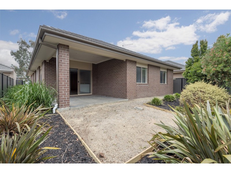 26 Grove Road, Craigieburn VIC 3064