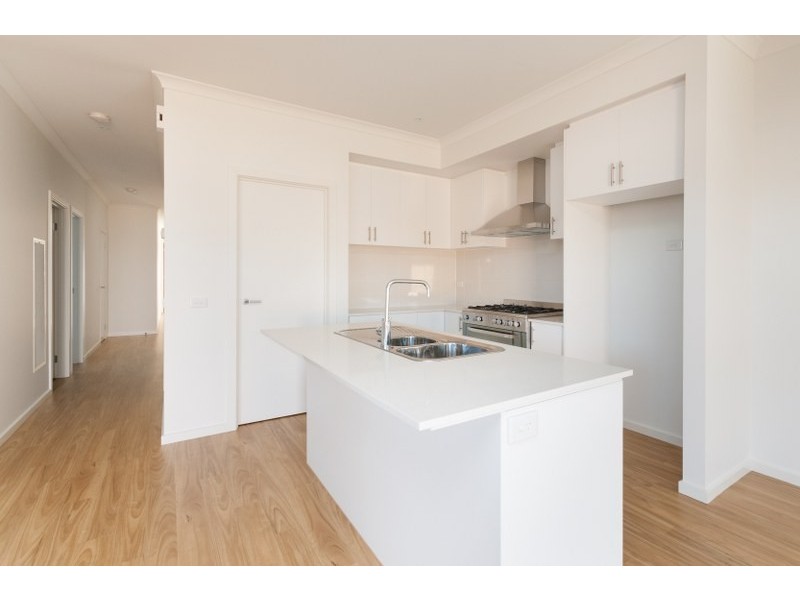 27 Daybreak Vista, Mickleham VIC 3064