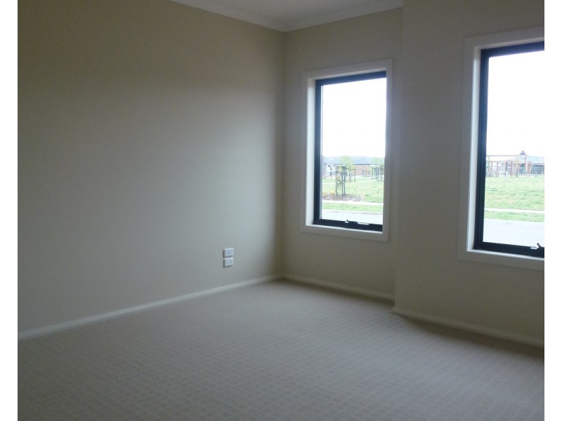 4 Clapham Way, Craigieburn VIC 3064