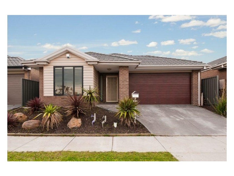 16 Cradle Mountain Drive, Craigieburn VIC 3064