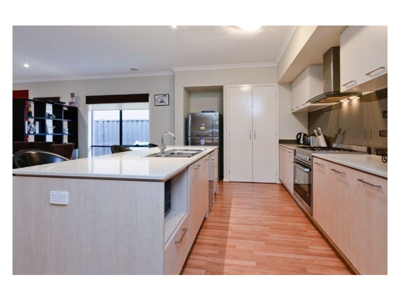 16 Cradle Mountain Drive, Craigieburn VIC 3064