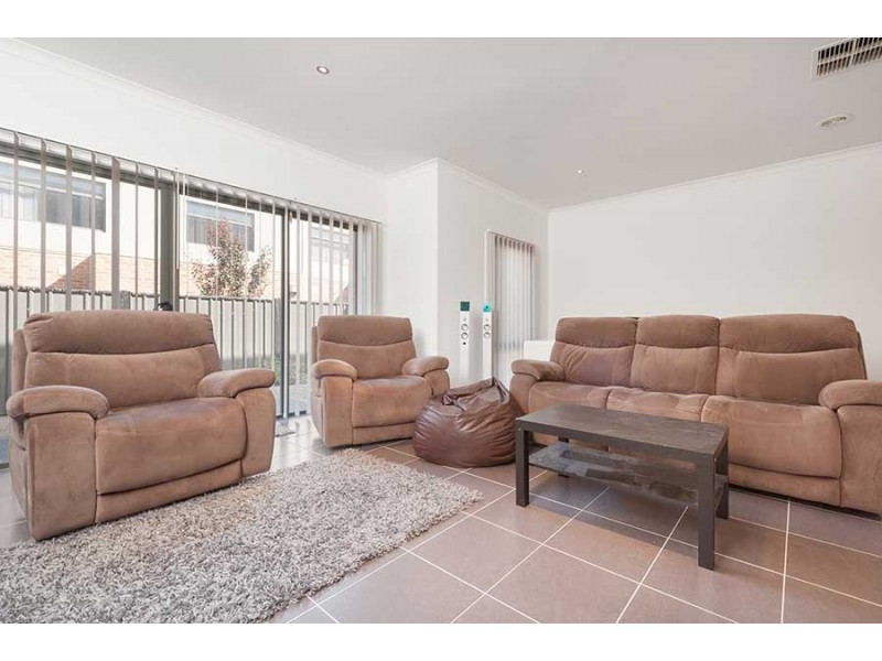 9/4 Delany Lane, Craigieburn VIC 3064