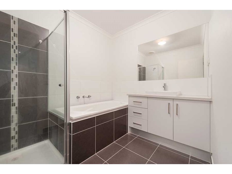 9/4 Delany Lane, Craigieburn VIC 3064