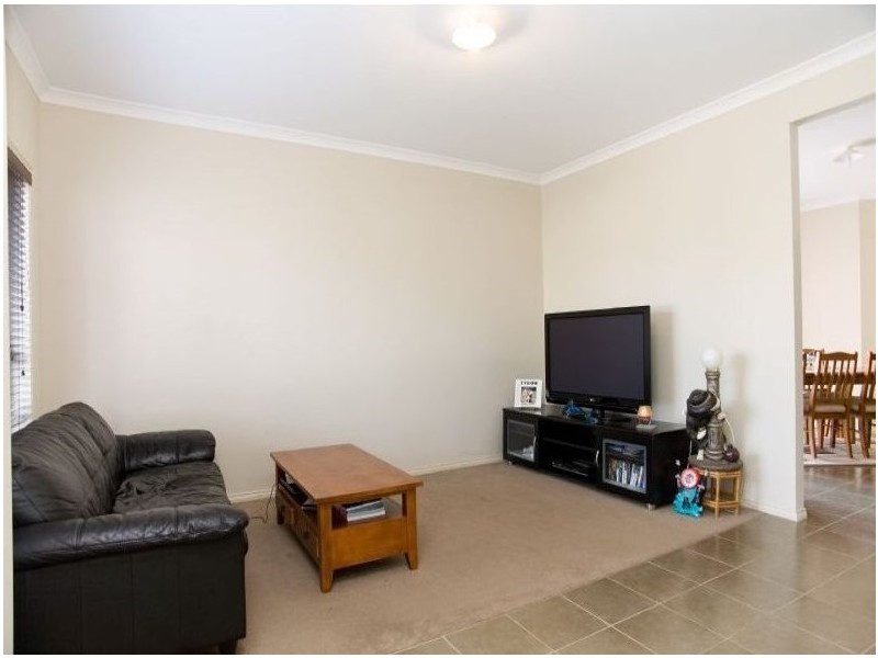 73 Bellfield Drive, Craigieburn VIC 3064