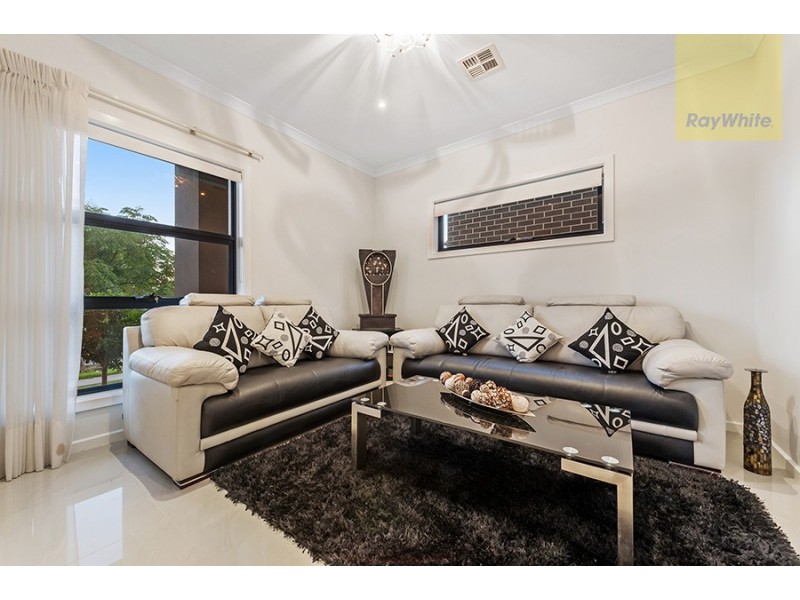 38 Gallantry Avenue, Craigieburn VIC 3064