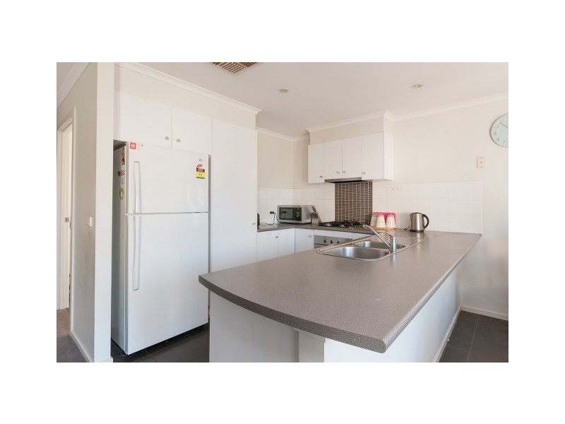 111 Mareeba Way, Craigieburn VIC 3064