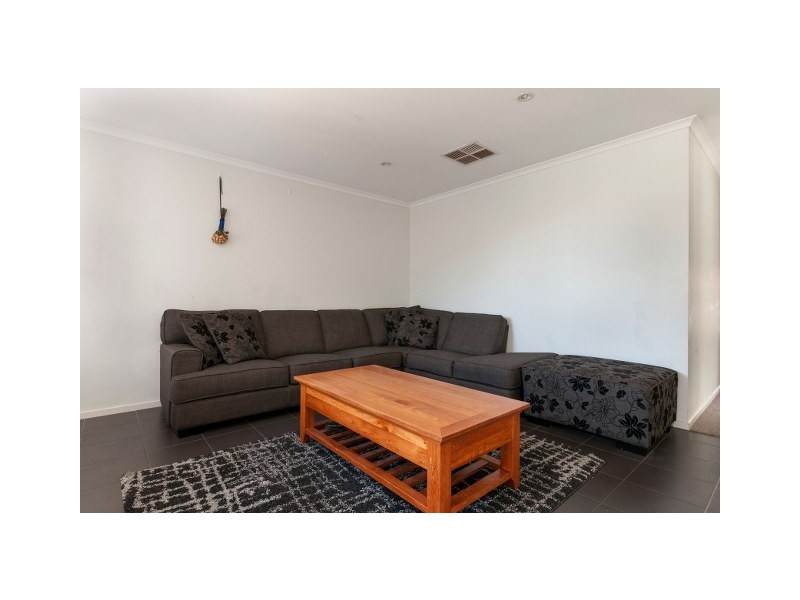 111 Mareeba Way, Craigieburn VIC 3064