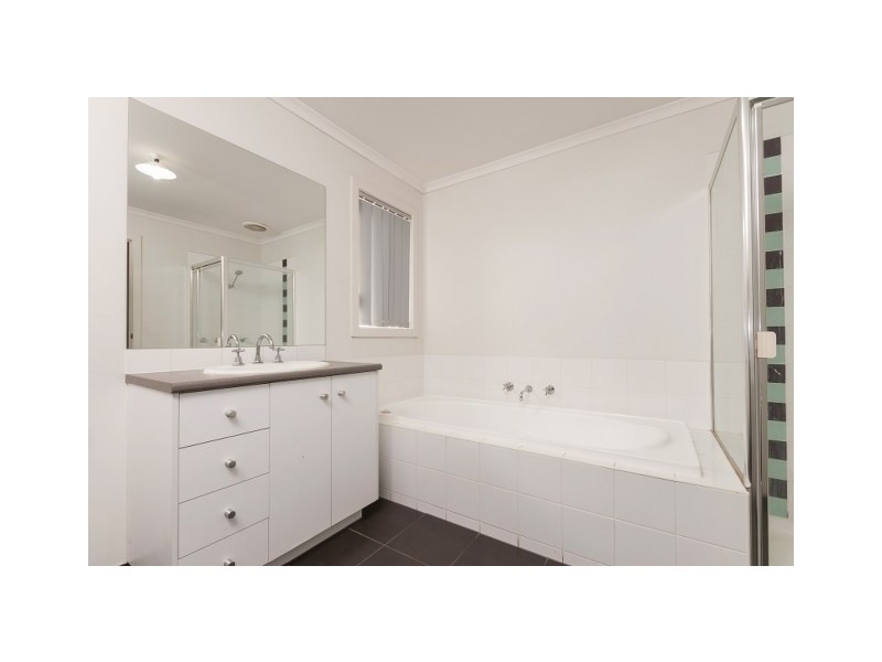 111 Mareeba Way, Craigieburn VIC 3064