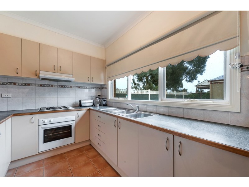 13 Meadowbank Lane, Craigieburn VIC 3064