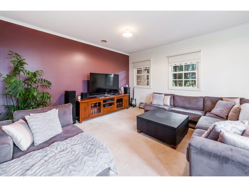 13 Meadowbank Lane, Craigieburn VIC 3064