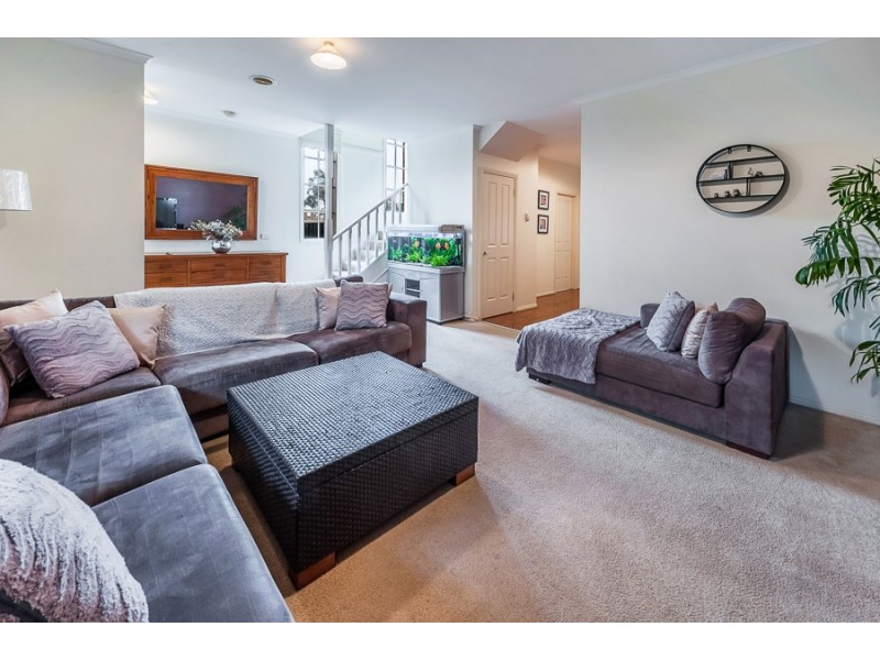 13 Meadowbank Lane, Craigieburn VIC 3064