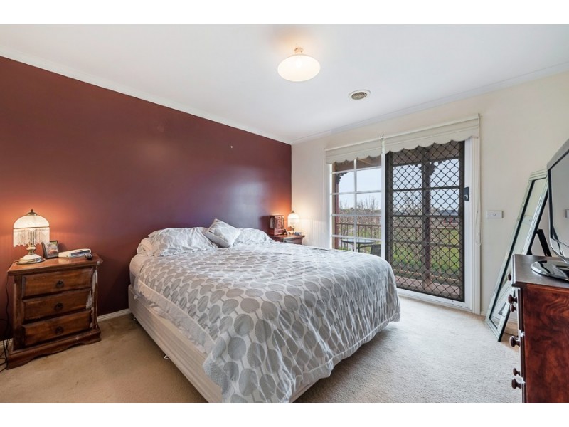 13 Meadowbank Lane, Craigieburn VIC 3064