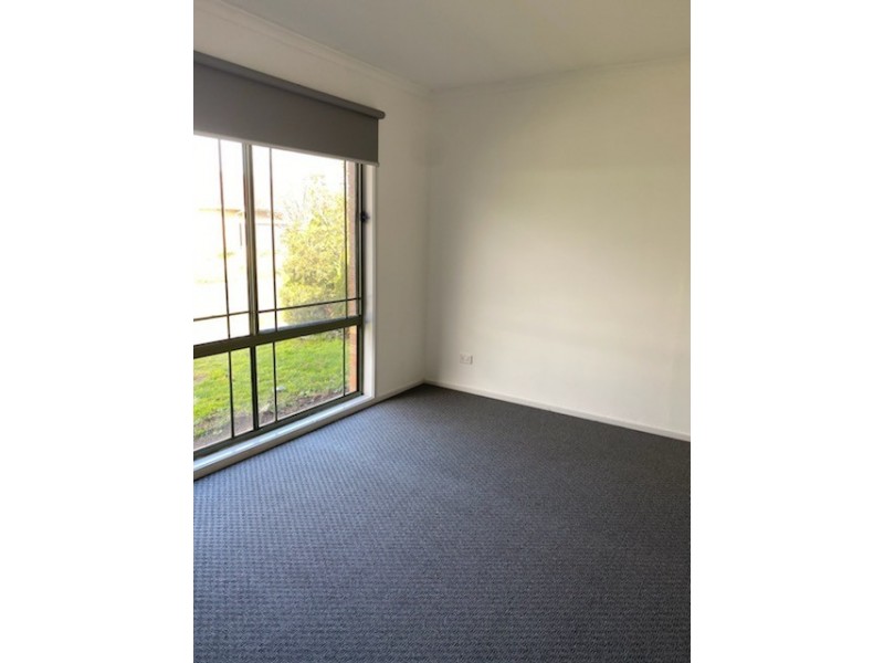 52 Rhine Drive, Roxburgh Park VIC 3064