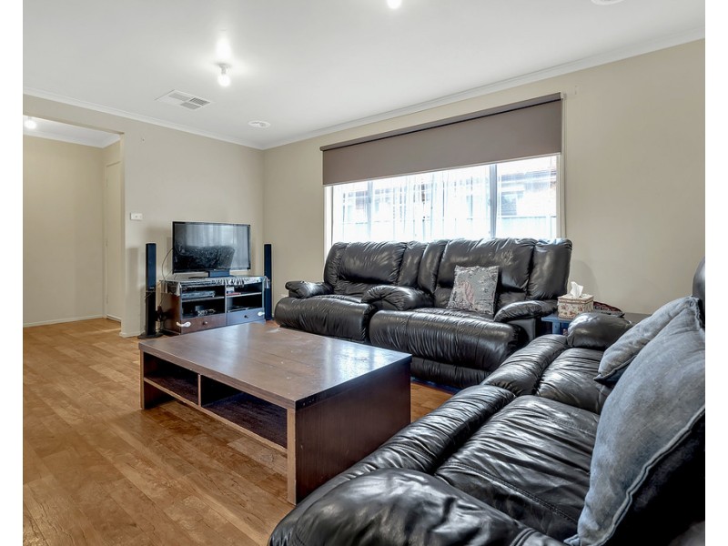 33A Amesbury Avenue, Craigieburn VIC 3064