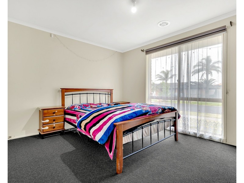 33A Amesbury Avenue, Craigieburn VIC 3064