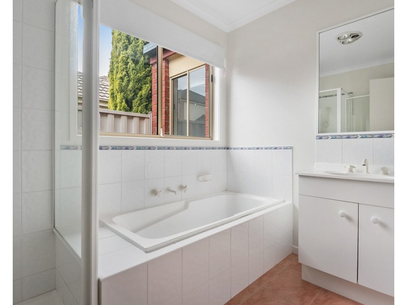 43 Woodlea Crescent, Craigieburn VIC 3064