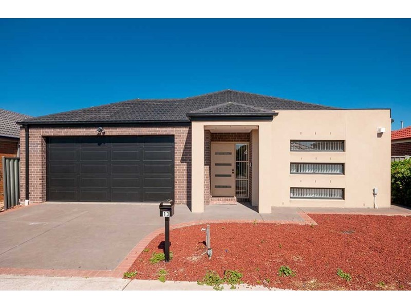 13 Wyperfield Avenue, Craigieburn VIC 3064