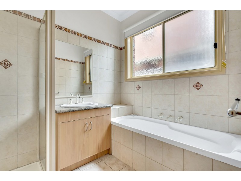 34 Waterford Avenue, Craigieburn VIC 3064