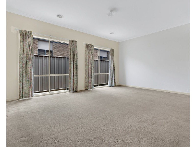 22 Explorers Place, Craigieburn VIC 3064