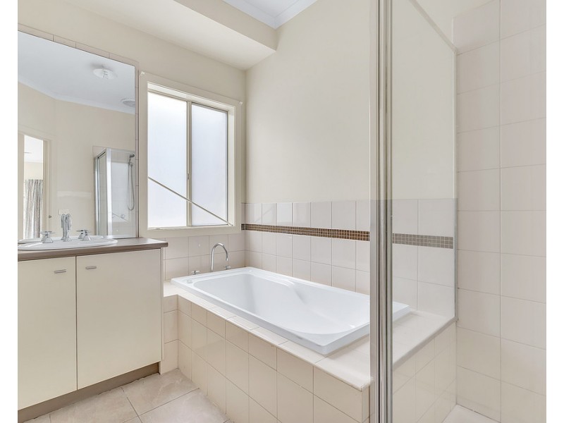22 Explorers Place, Craigieburn VIC 3064