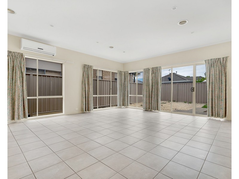 22 Explorers Place, Craigieburn VIC 3064