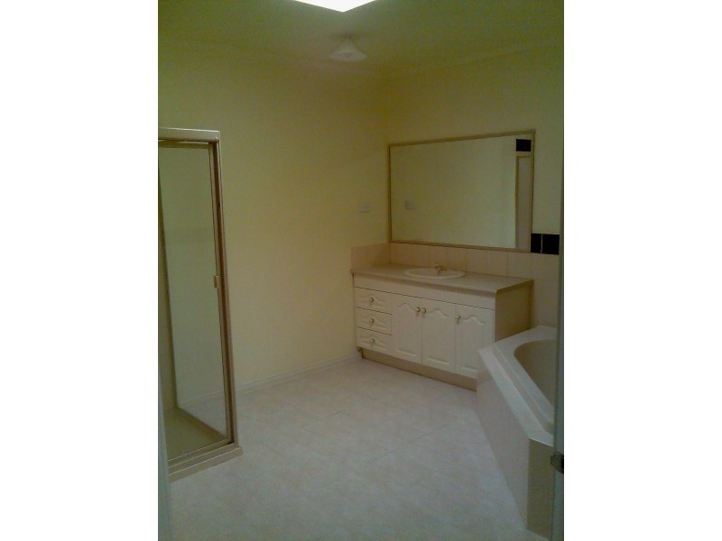 2 Richmond Terrace, Roxburgh Park VIC 3064