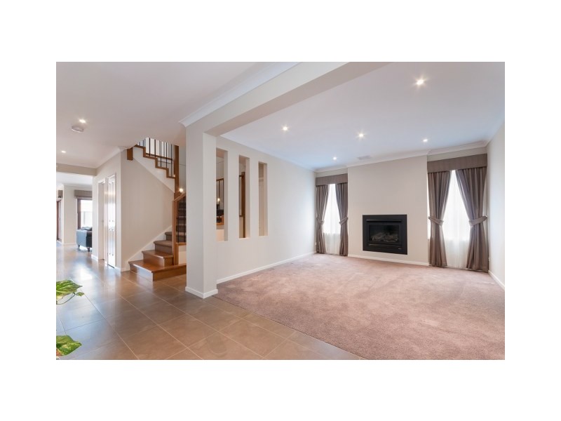 27 Cleveland Drive, Craigieburn VIC 3064