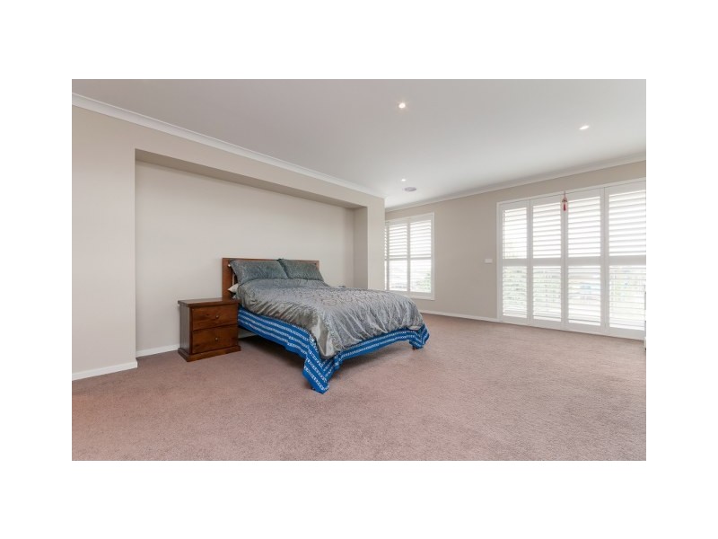 27 Cleveland Drive, Craigieburn VIC 3064
